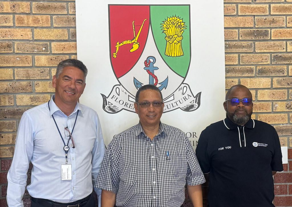 Principal Granville Stander, Minister Meyer and HOD Mogale Sebopetsa
