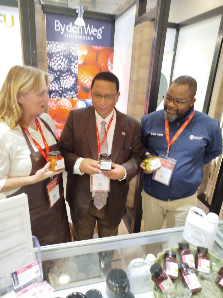 Minister Meyer and HOD Mogale at the Africa Food Show