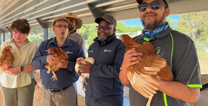 Minister Meyer visits chicken production unit in Prince Albert